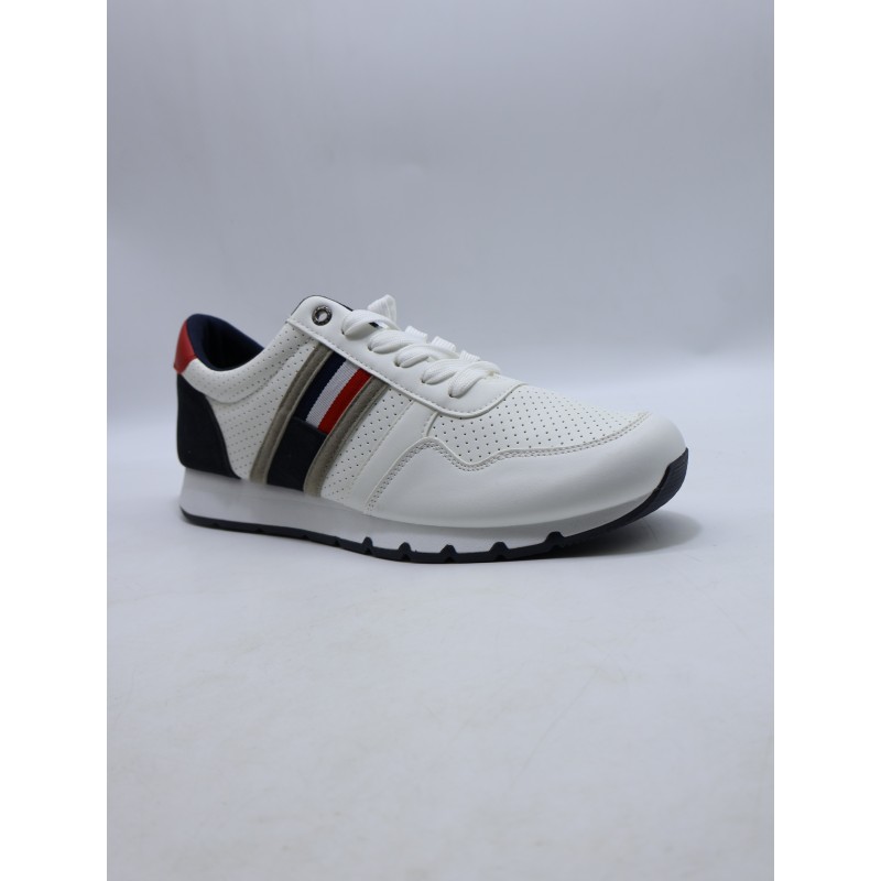 BUTY MĘSKIE. SIZE: 41/46 (12 PAR/PACZKA) KOLOR JAK NA ZDZIĘCIUBUTY MĘSKIE. SIZE: 41/46 (12 PAR/PACZKA) KOLOR JAK NA ZDZIĘCIU