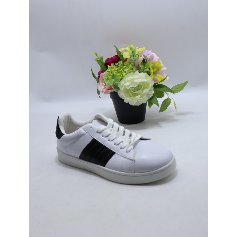 BUTY DAMSKIE. SIZE: 36/41 (12 PAR/PACZKA) KOLOR JAK NA ZDZIĘCIU
