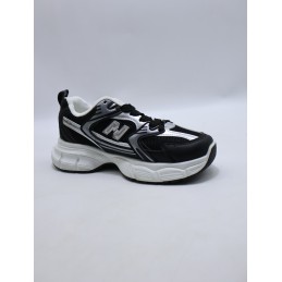 BUTY DAMSKIE. SIZE: 36/41 (12 PAR/PACZKA) KOLOR JAK NA ZDZIĘCIU