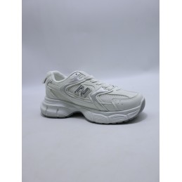 BUTY DAMSKIE. SIZE: 36/41 (12 PAR/PACZKA) KOLOR JAK NA ZDZIĘCIU