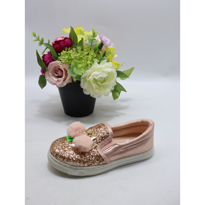 BUTY DZIECIĘCE. SIZE: 24/29 (12 PAR/PACZKA) KOLOR JAK NA ZDZIĘCIU