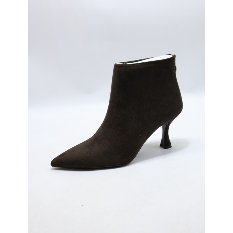 BUTY DAMSKIE. SIZE: 36/41 (12 PAR/PACZKA) KOLOR JAK NA ZDZIĘCIU