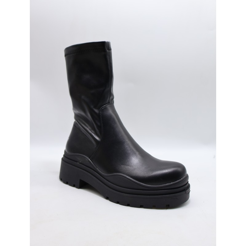 BUTY DAMSKIE. SIZE: 36/41 (8 PAR/PACZKA) KOLOR JAK NA ZDZIĘCIU