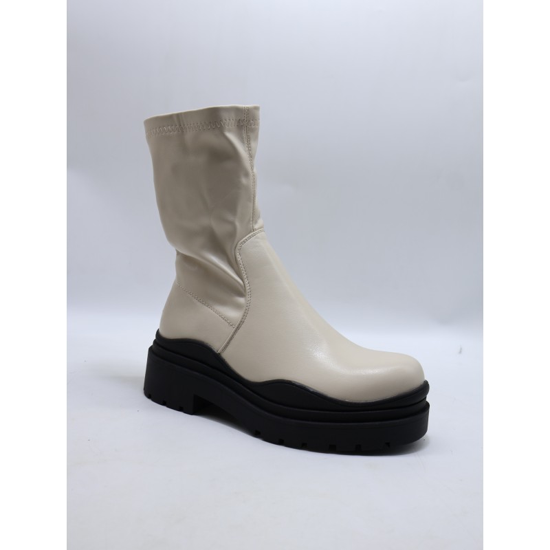 BUTY DAMSKIE. SIZE: 36/41 (8 PAR/PACZKA) KOLOR JAK NA ZDZIĘCIU