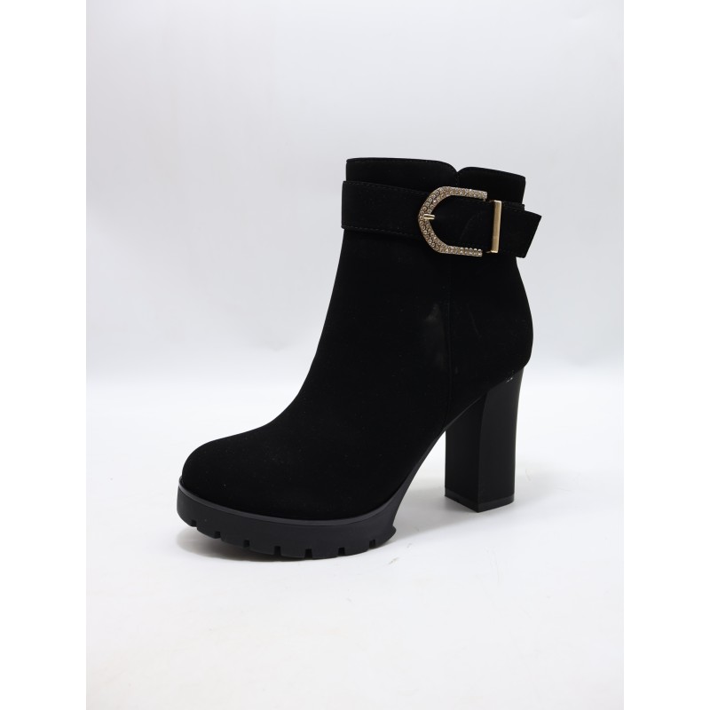 BUTY DAMSKIE. SIZE: 36/41 (8 PAR/PACZKA) KOLOR JAK NA ZDZIĘCIU
