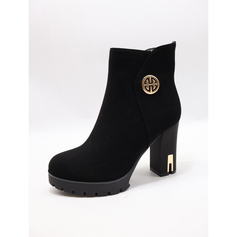 BUTY DAMSKIE. SIZE: 36/41 (8 PAR/PACZKA) KOLOR JAK NA ZDZIĘCIU