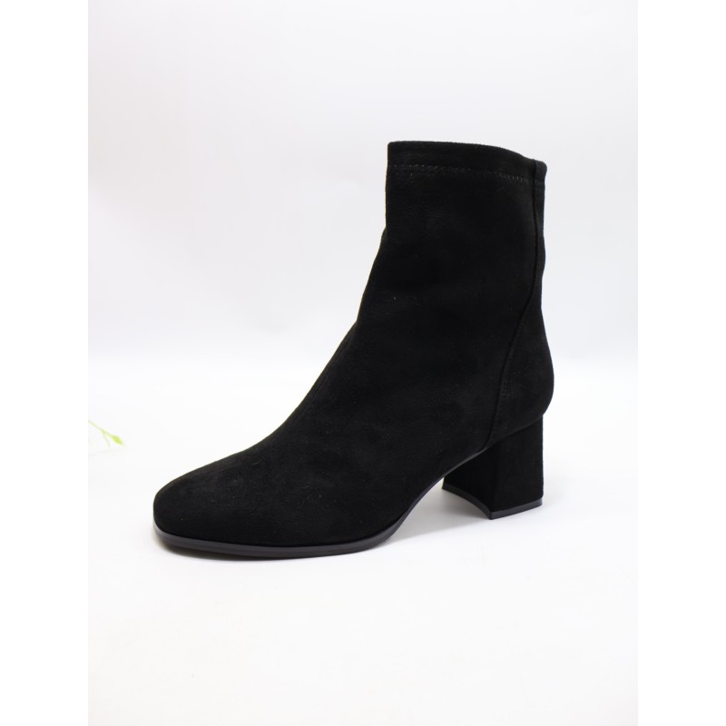 BUTY DAMSKIE. SIZE: 36/41 (12 PAR/PACZKA) KOLOR JAK NA ZDZIĘCIU