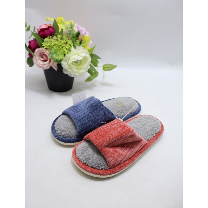 KAPCIE DAMSKIE. SIZE: 36/41 (24 PAR/PACZKA) KOLOR JAK NA ZDZIĘCIU