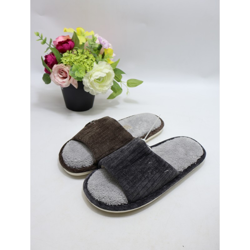 KAPCIE MĘSKIE. SIZE: 40/45 (24 PAR/PACZKA) KOLOR JAK NA ZDZIĘCIU