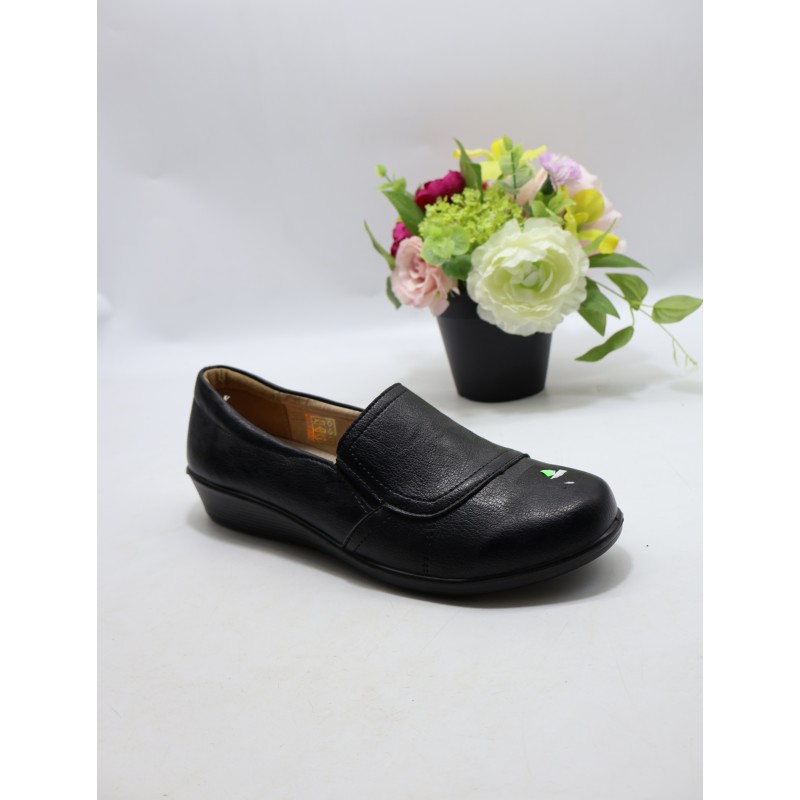 BUTY DAMSKIE. SIZE: 39/43 (8 PAR/PACZKA) KOLOR JAK NA ZDZIĘCIU