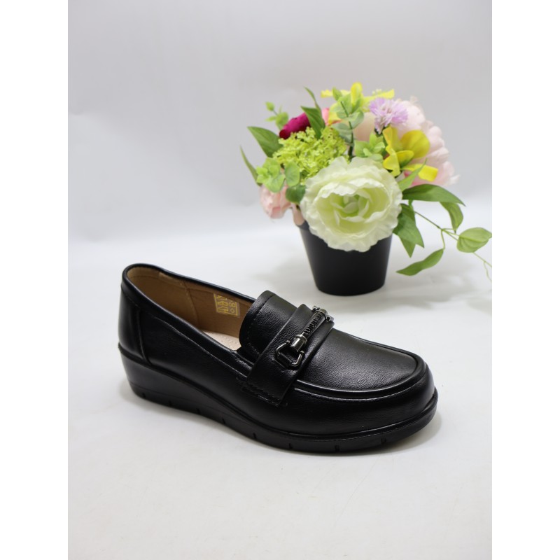 BUTY DAMSKIE. SIZE: 36/41 (12 PAR/PACZKA) KOLOR JAK NA ZDZIĘCIU