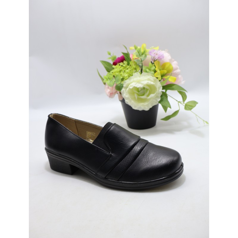 BUTY DAMSKIE. SIZE: 37/42 (12 PAR/PACZKA) KOLOR JAK NA ZDZIĘCIU