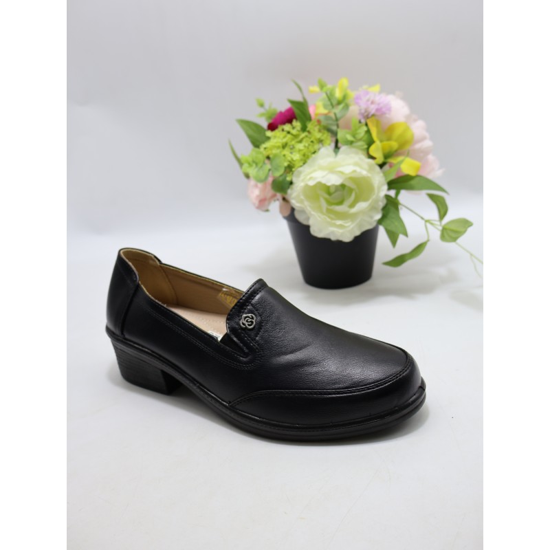 BUTY DAMSKIE. SIZE: 37/42 (12 PAR/PACZKA) KOLOR JAK NA ZDZIĘCIU