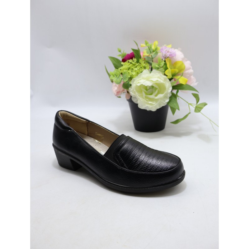 BUTY DAMSKIE. SIZE: 36/41 (12 PAR/PACZKA) KOLOR JAK NA ZDZIĘCIU