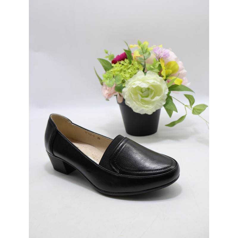 BUTY DAMSKIE. SIZE: 36/41 (12 PAR/PACZKA) KOLOR JAK NA ZDZIĘCIU