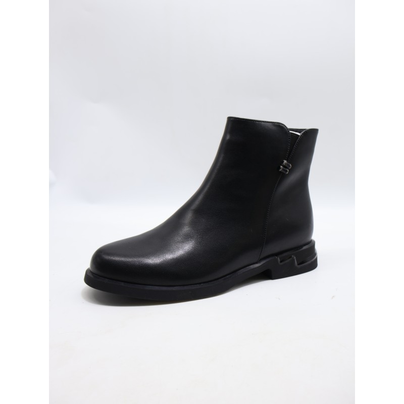 BUTY DAMSKIE. SIZE: 36/41 (8 PAR/PACZKA) KOLOR JAK NA ZDZIĘCIU ''skora'