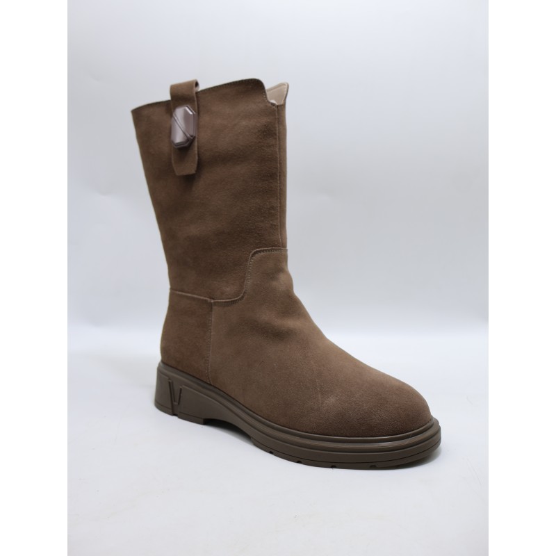 BUTY DAMSKIE. SIZE: 36/41 (8 PAR/PACZKA) KOLOR JAK NA ZDZIĘCIU ''skora'