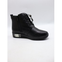 BUTY DAMSKIE. SIZE: 36/41 (12 PAR/PACZKA) KOLOR JAK NA ZDZIĘCIU