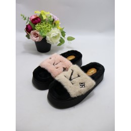 KAPCIE DAMSKIE. SIZE: 36/41...