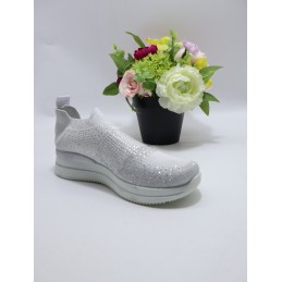 BUTY DAMSKIE : size 36/41 ( 12 par/paczka ). Kolor jak na zdzięciu