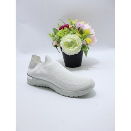 BUTY DAMSKIE : size 36/41 ( 12 par/paczka ). Kolor jak na zdzięciu