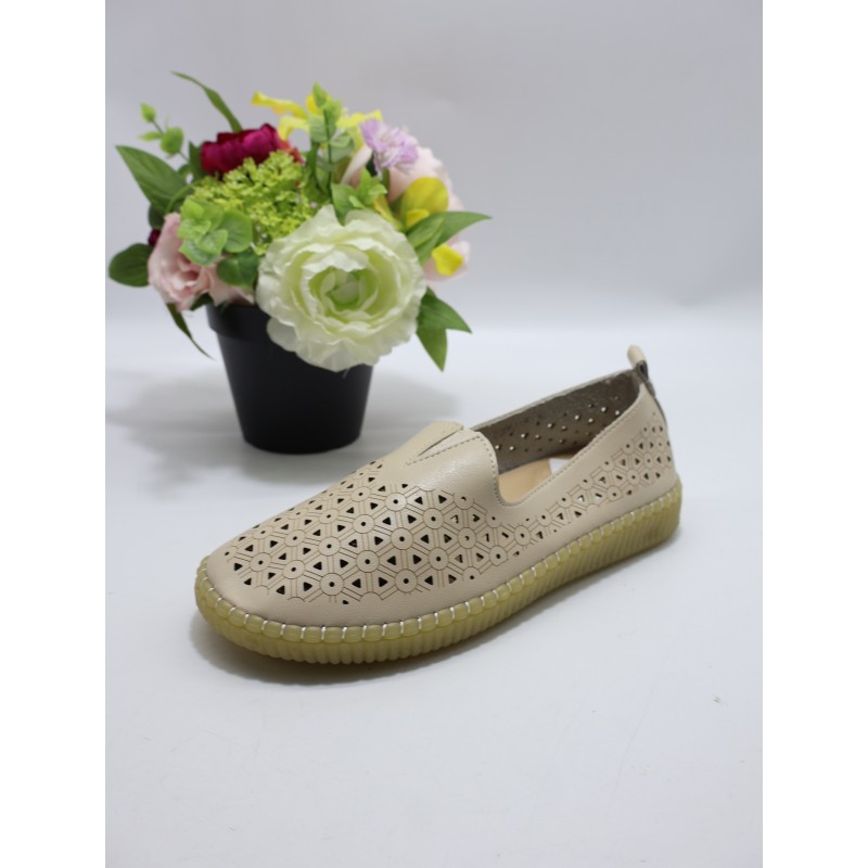 BUTY DAMSKIE : size 36/41 ( 12 par/paczka ). Kolor jak na zdzięciu
