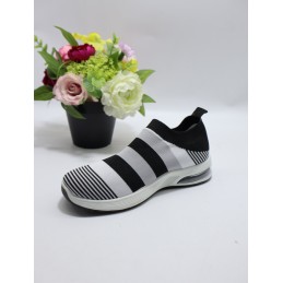 BUTY DAMSKIE : size 36/41 ( 12 par/paczka ). Kolor jak na zdzięciu