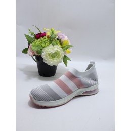 BUTY DAMSKIE : size 36/41 ( 12 par/paczka ). Kolor jak na zdzięciu