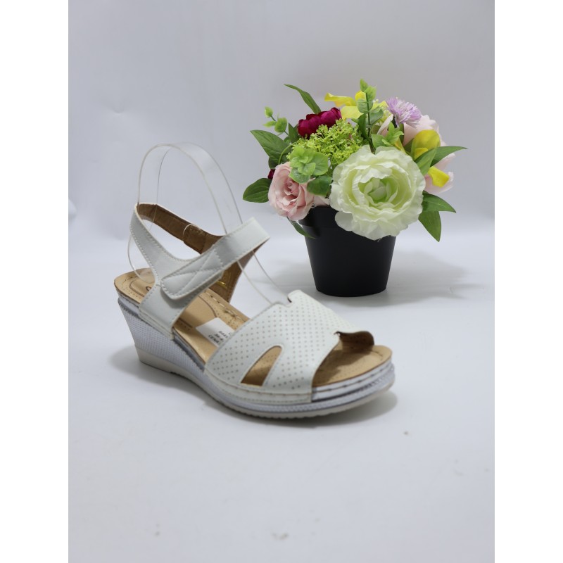 SANDAŁY DAMSKIE. Size: 36/41 ( 12 par/paczka) Kolor jak na zdzięciu