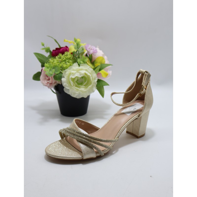 SANDAŁY DAMSKIE. Size: 36/41 ( 12 par/paczka) Kolor jak na zdzięciu