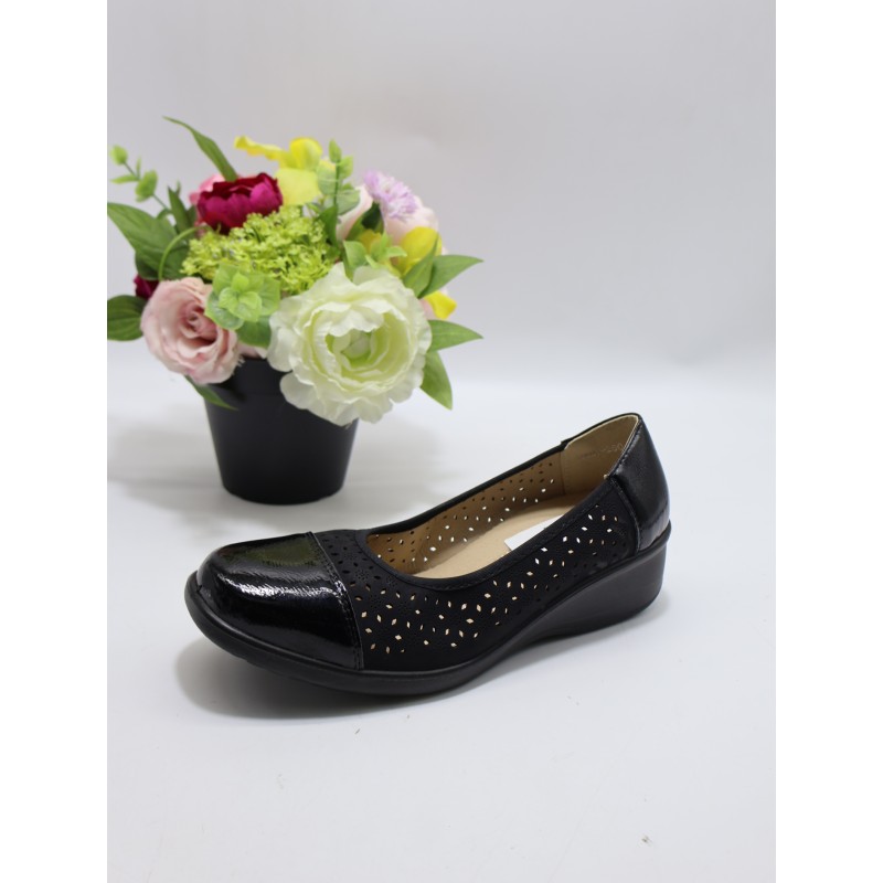 BUTY DAMSKIE. Size: 36/41 ( 12 par/paczka) Kolor jak na zdzięciu