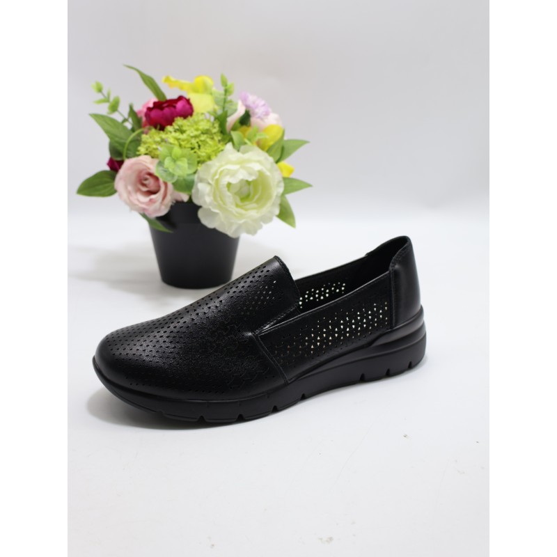 BUTY DAMSKIE. Size: 36/42 ( 12 par/paczka) Kolor jak na zdzięciu