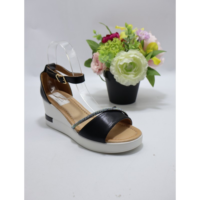 SANDAŁY DAMSKIE. Size: 36/41 (12 par/paczka) Kolor jak na zdzięciu
