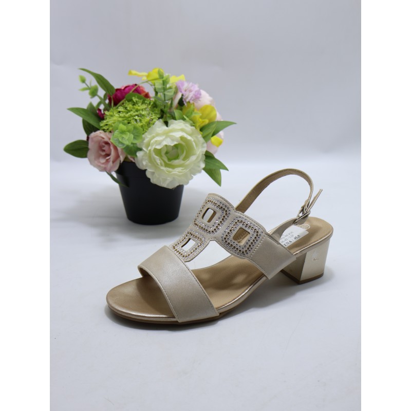 SANDAŁY DAMSKIE. Size: 36/41 ( 12 par/paczka) Kolor jak na zdzięciu
