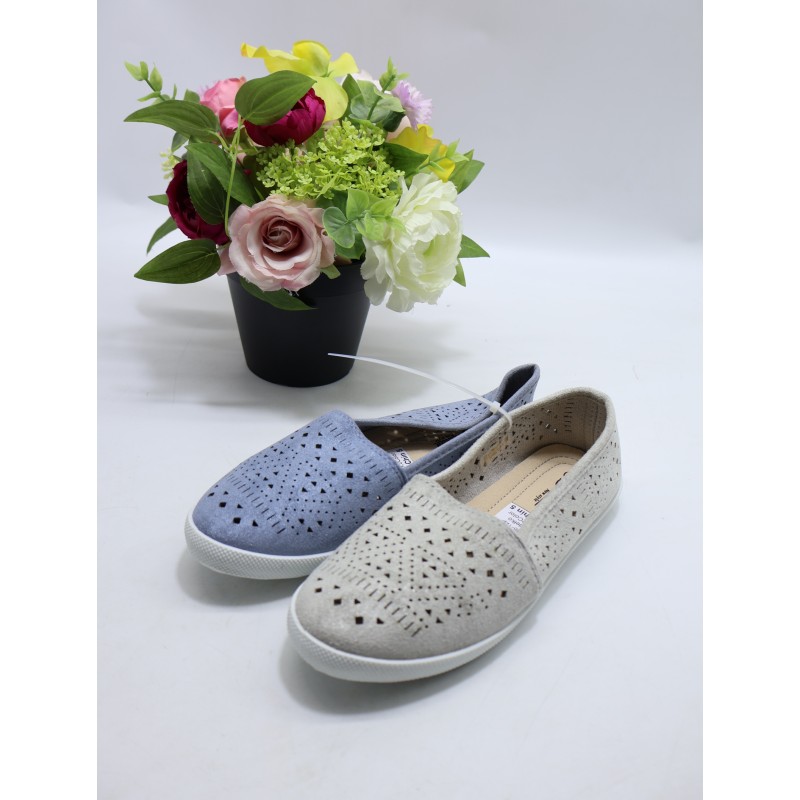 BUTY DZIECIĘCE. Size: 31/36 (12 par/paczka) Kolor jak na zdzięciu