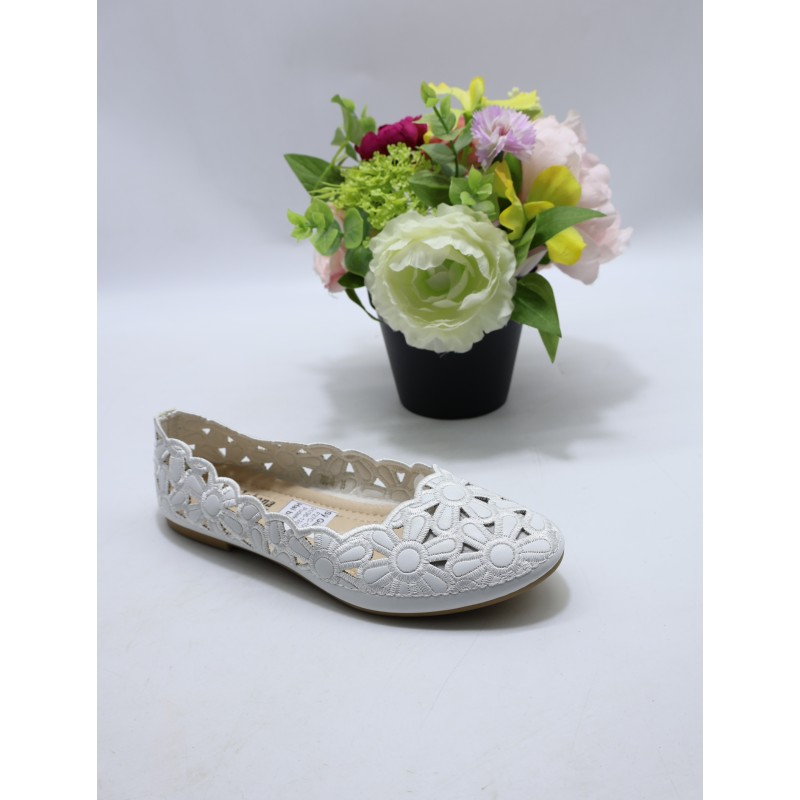BUTY DZIECIĘCE. Size: 31/36 (12 par/paczka) Kolor jak na zdzięciu