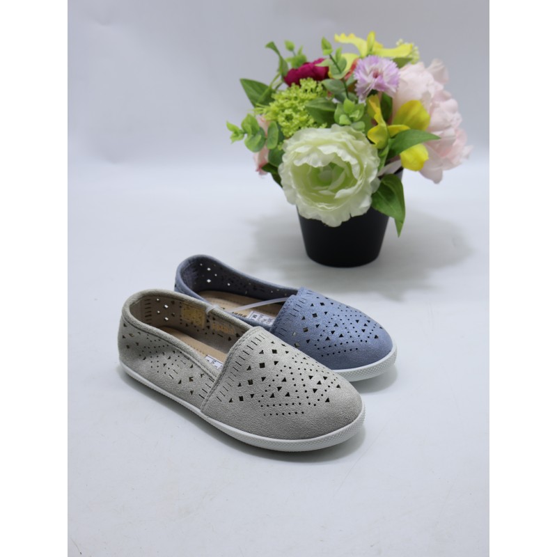 BUTY DZIECIĘCE. Size: 26/31 (12 par/paczka) Kolor jak na zdzięciu